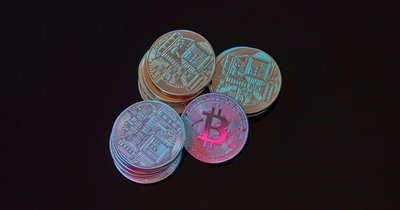 Giełdy kryptowalut w Polsce - analiza bezpieczeństwa i opłat